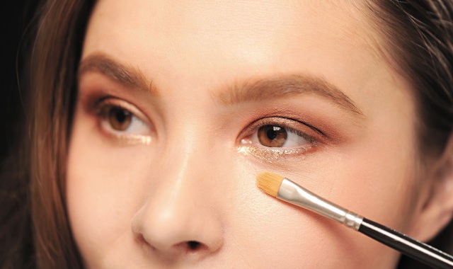 广东出品电影《日掛中天》威尼斯国际电影节摘大奖，辛芷蕾获最佳女演员